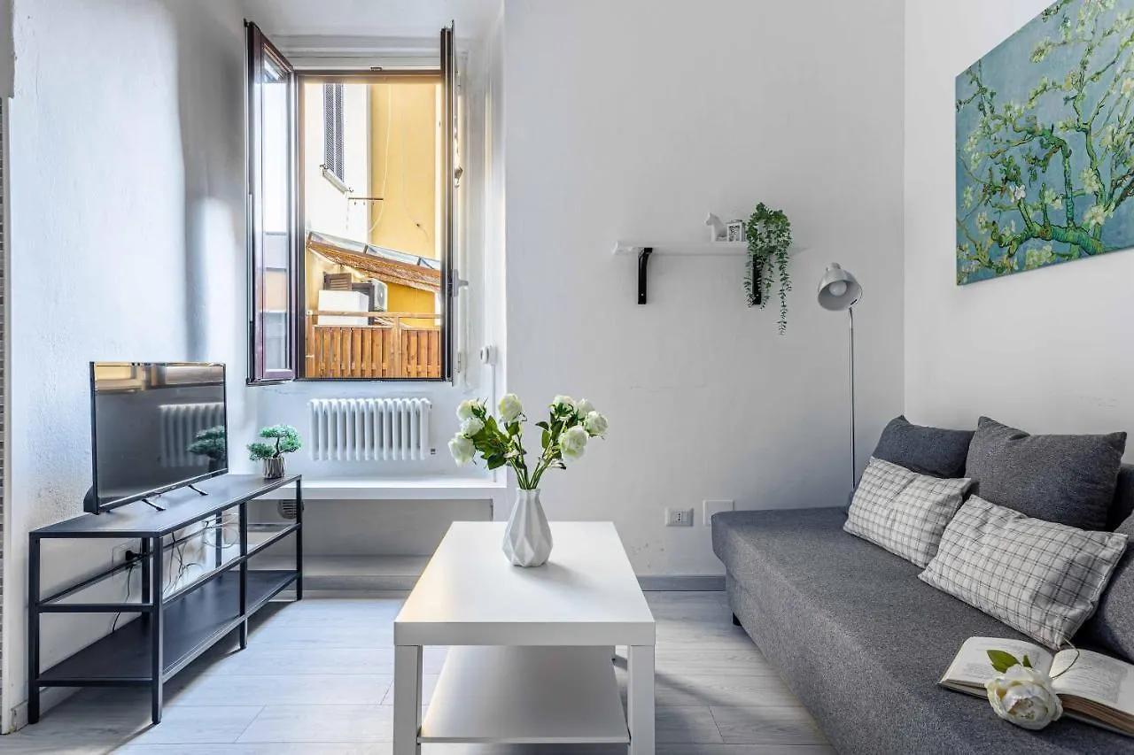アパート ミラノJoivy Cosy 1-Bed Flat In Navigliアパートメント