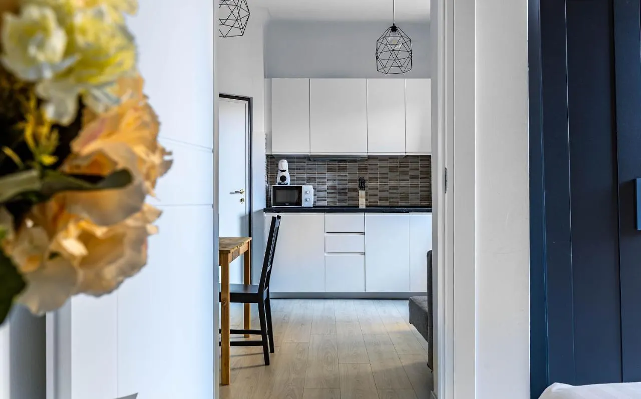 ミラノJoivy Cosy 1-Bed Flat In Navigliアパートメント ミラノ