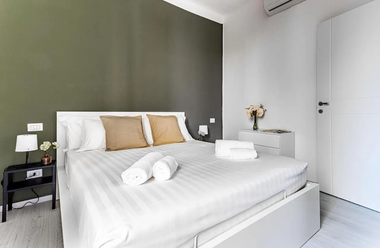 ミラノJoivy Cosy 1-Bed Flat In Navigliアパートメント ミラノ